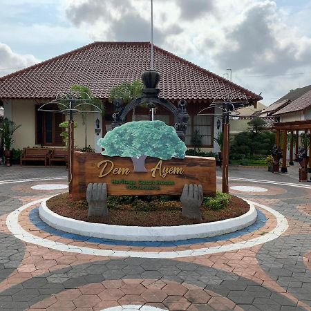 Dem Ayem Heritage Guest House Yogyakarta Luaran gambar